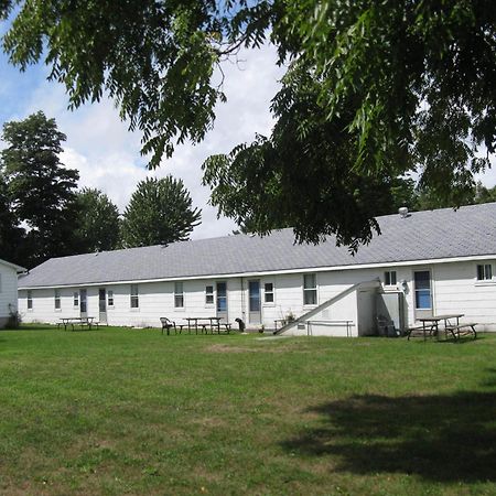 The Maplewood Motel Порт Елгин Екстериор снимка