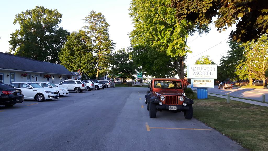 The Maplewood Motel Порт Елгин Екстериор снимка