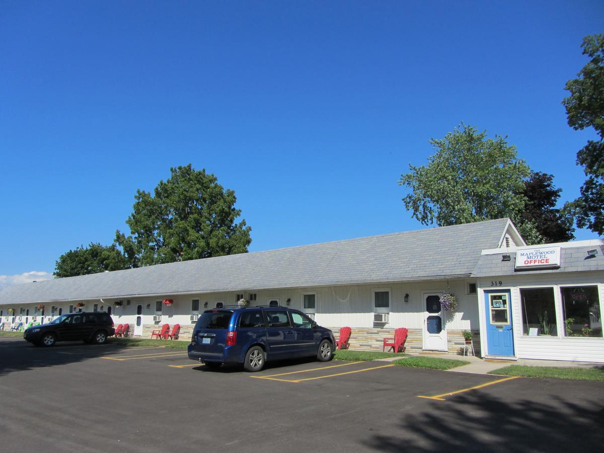 The Maplewood Motel Порт Елгин Екстериор снимка