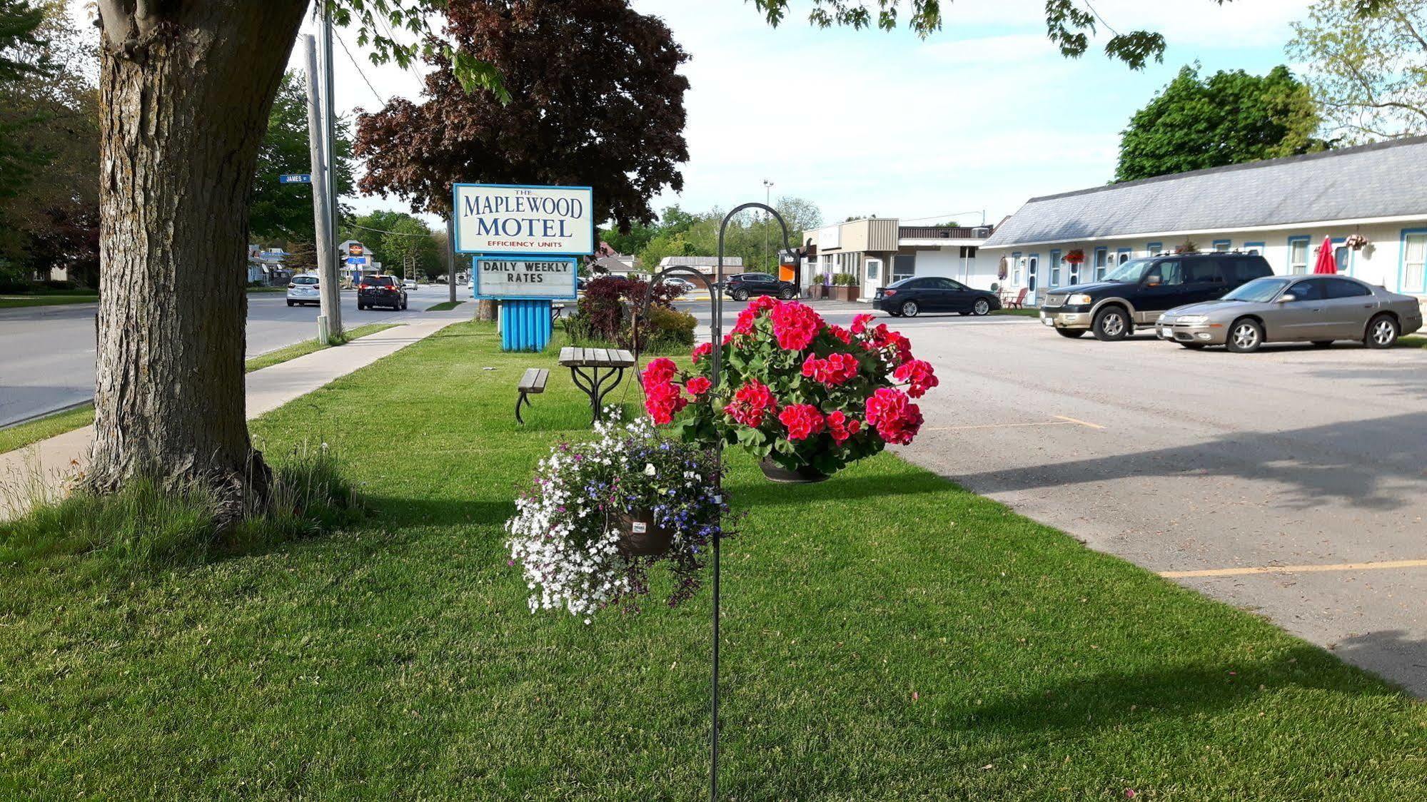 The Maplewood Motel Порт Елгин Екстериор снимка