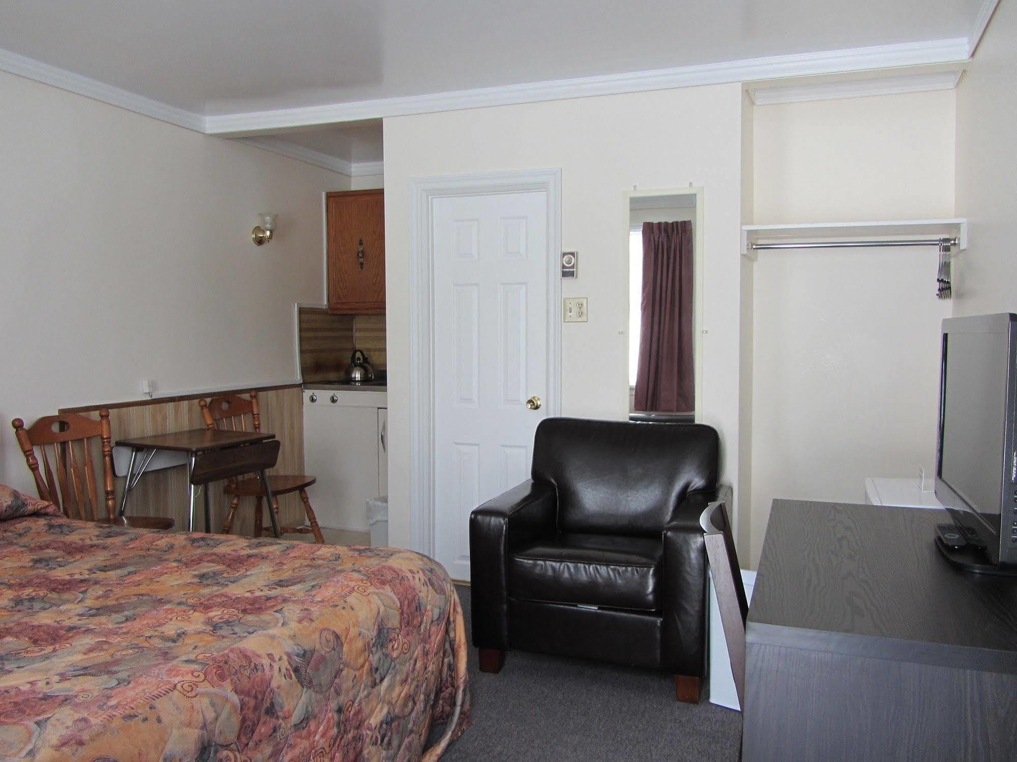 The Maplewood Motel Порт Елгин Екстериор снимка
