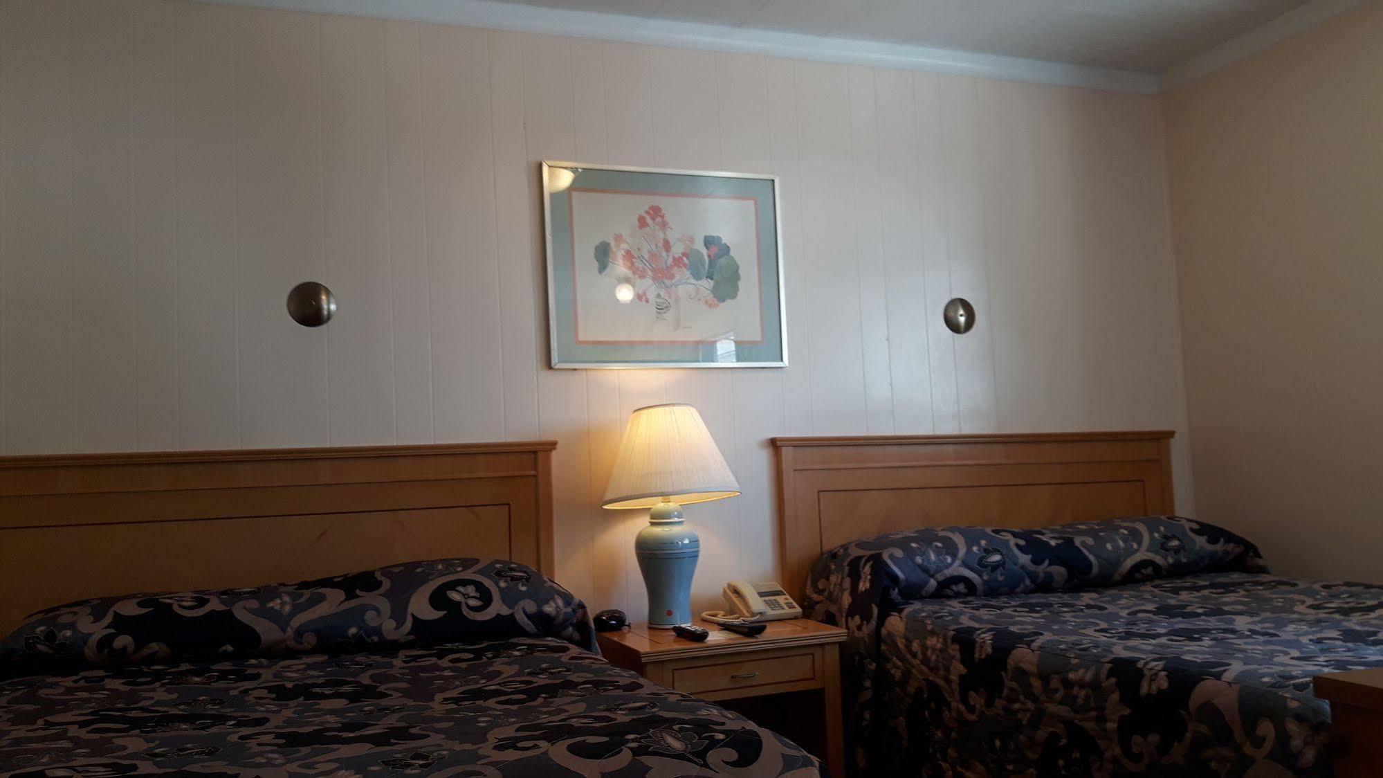 The Maplewood Motel Порт Елгин Екстериор снимка