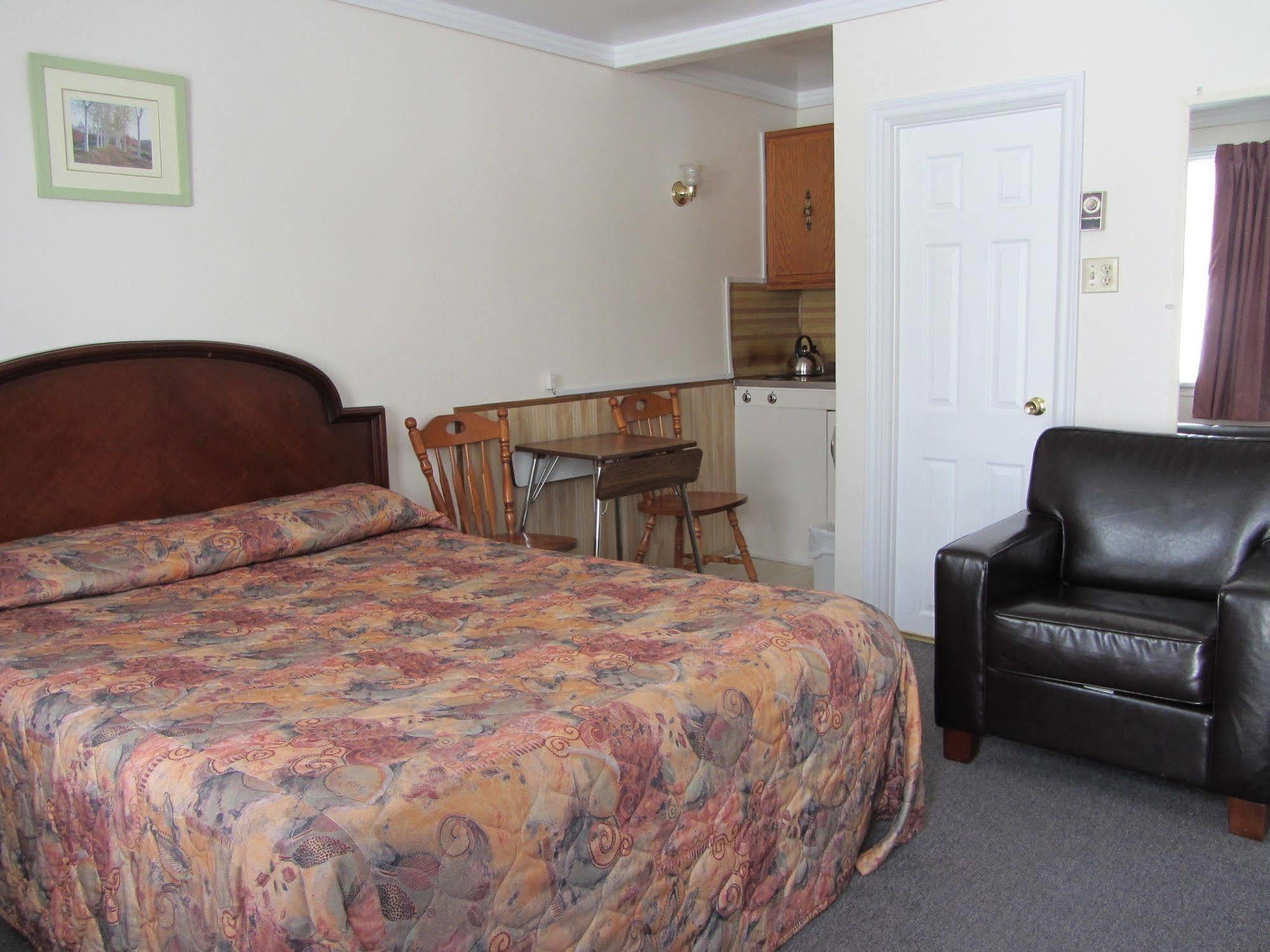 The Maplewood Motel Порт Елгин Екстериор снимка
